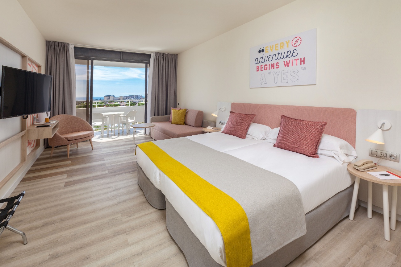 Habitación doble luminosa con terraza y vistas